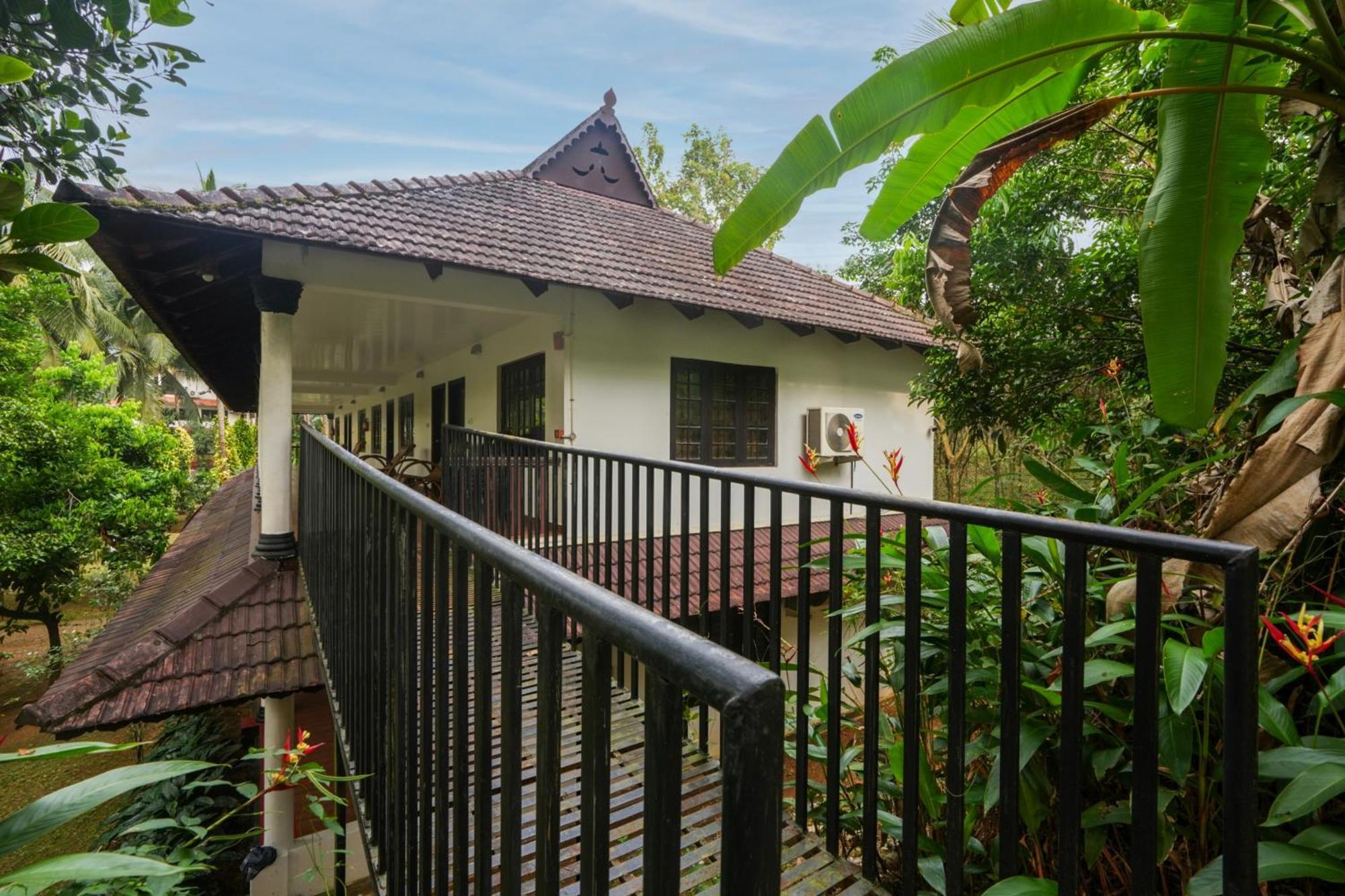 Palette Resorts- Tapovan Green County Thattakād Esterno foto