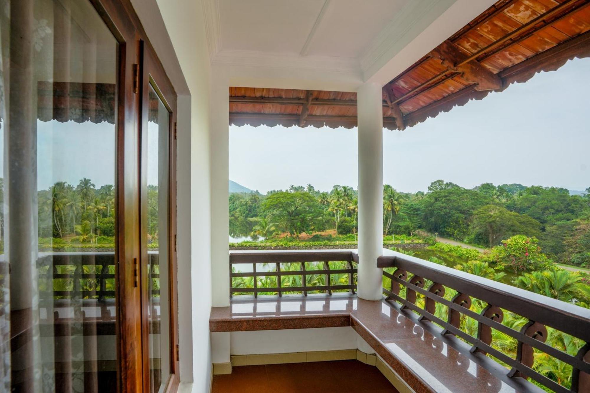 Palette Resorts- Tapovan Green County Thattakād Esterno foto